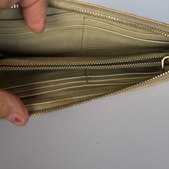 Mui Mui - Picture 4 of 5